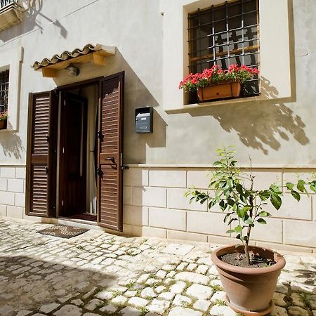 Il Dammuso Nel Vicolo Apartment Scicli Phòng bức ảnh